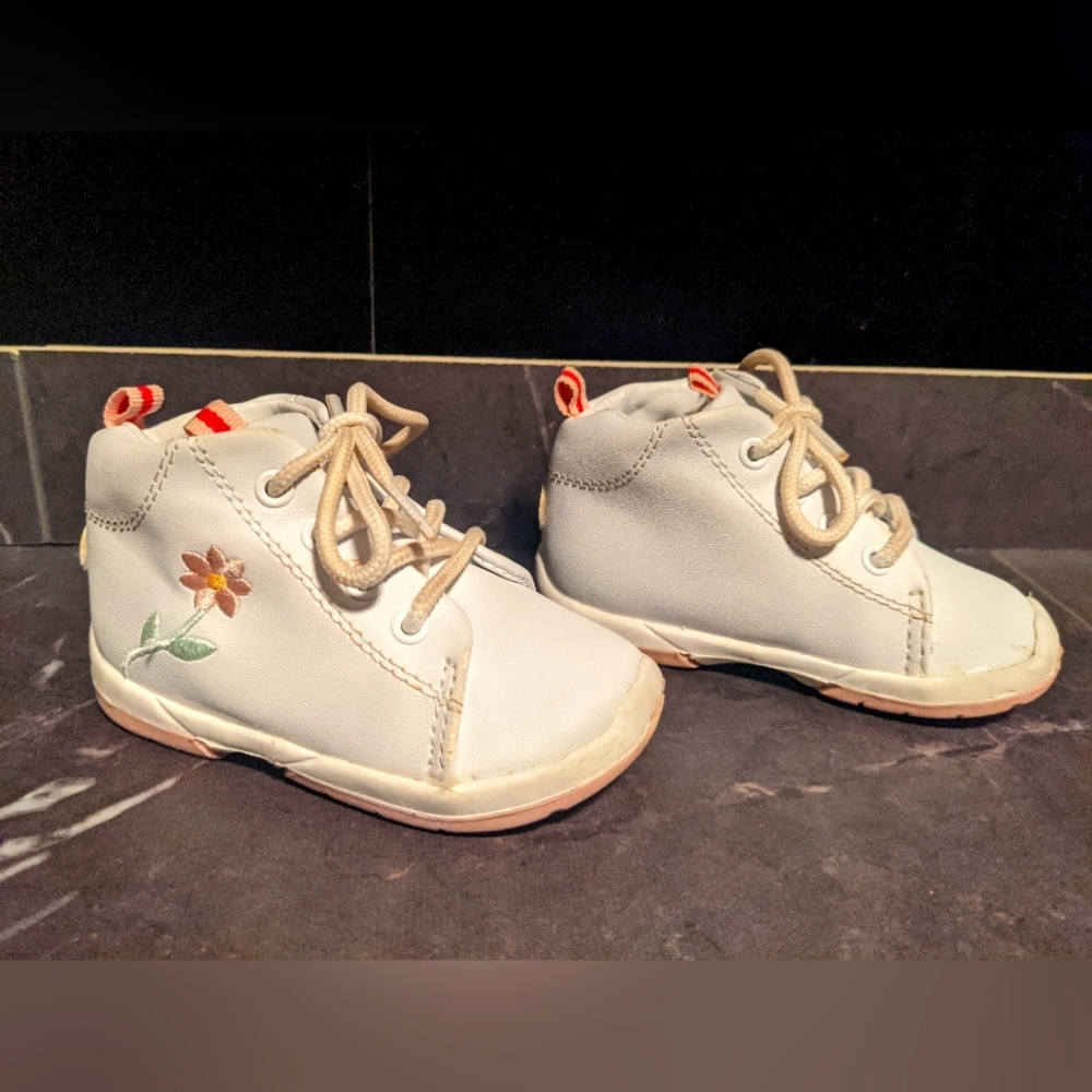 Little Wonders, Baby Girl, White Floral Lace up Tennis Shoes, Size 4